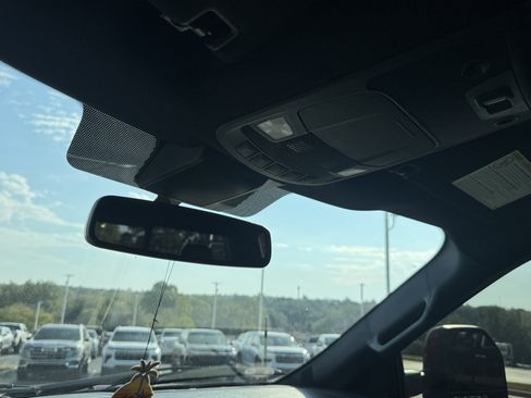 Used 2022 Ford F250 Lariat w/ FX4 Off-Road Package image 19