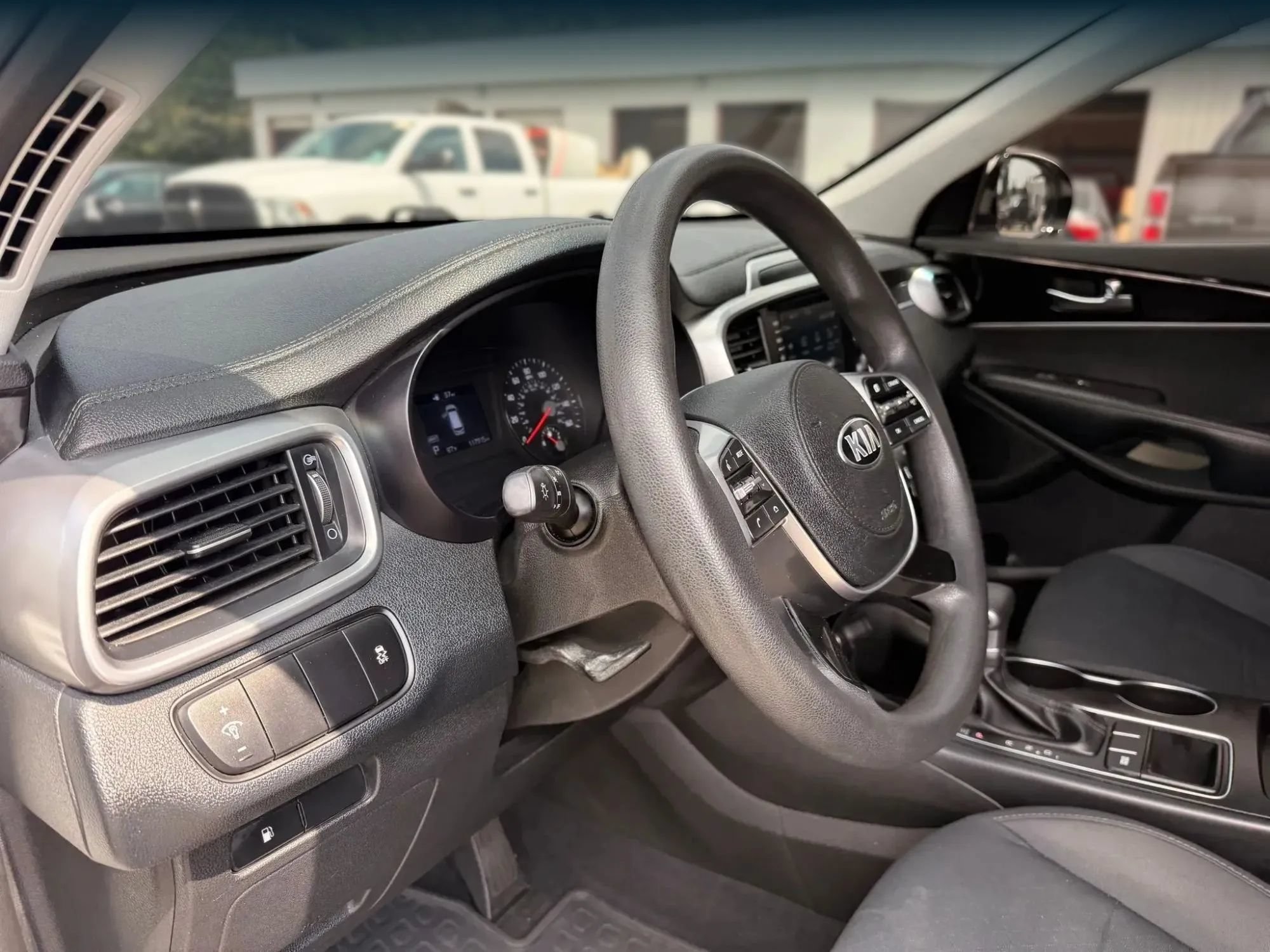 Used 2020 Kia Sorento FWD V6 image 17