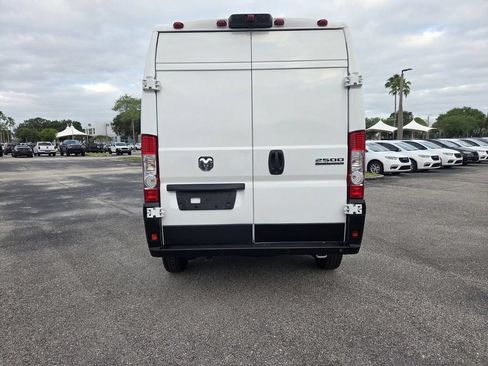 Used 2024 RAM ProMaster 2500 w/ Convenience Group FWD image 7