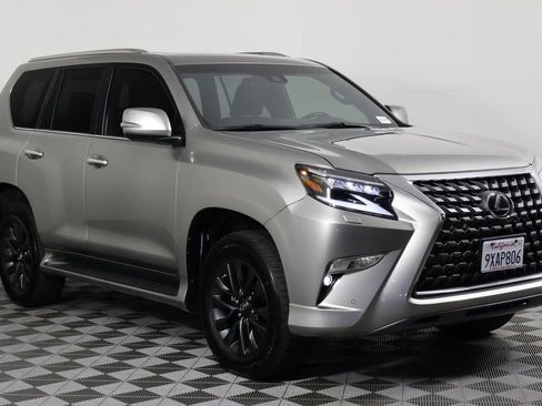 Used 2020 Lexus GX 460 Premium w/ Premium Package AWD/4WD image 3