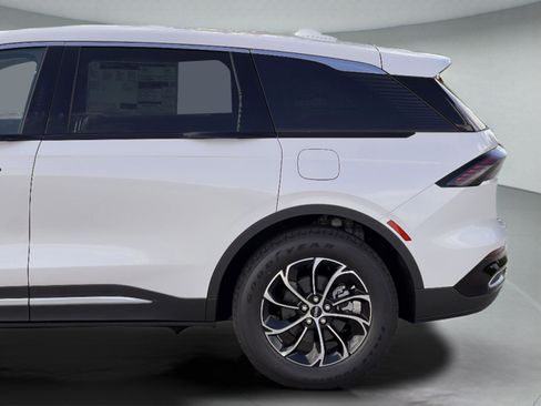 New 2026 Lincoln Nautilus Premier image 30