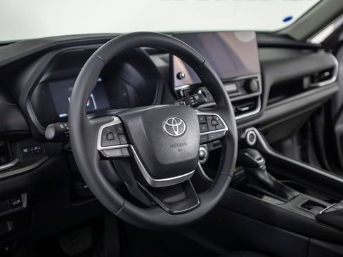 Used 2025 Toyota Grand Highlander FWD image 25