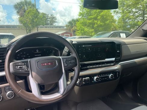 Used 2026 GMC Sierra 1500 SLT AWD/4WD image 3