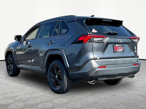 Used 2019 Toyota RAV4 XLE FWD image 4
