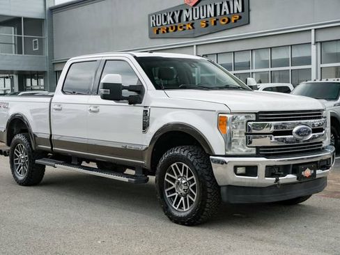 Used 2017 Ford F250 Lariat w/ Lariat Ultimate Package image 3