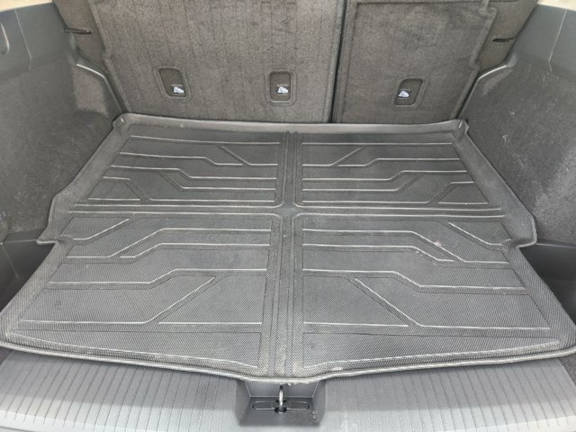 Used 2025 Nissan Rogue SV w/ SV Premium Package FWD image 33