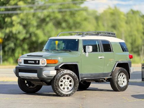 Used 2011 Toyota FJ Cruiser 4WD w/ Convenience Pkg image 29