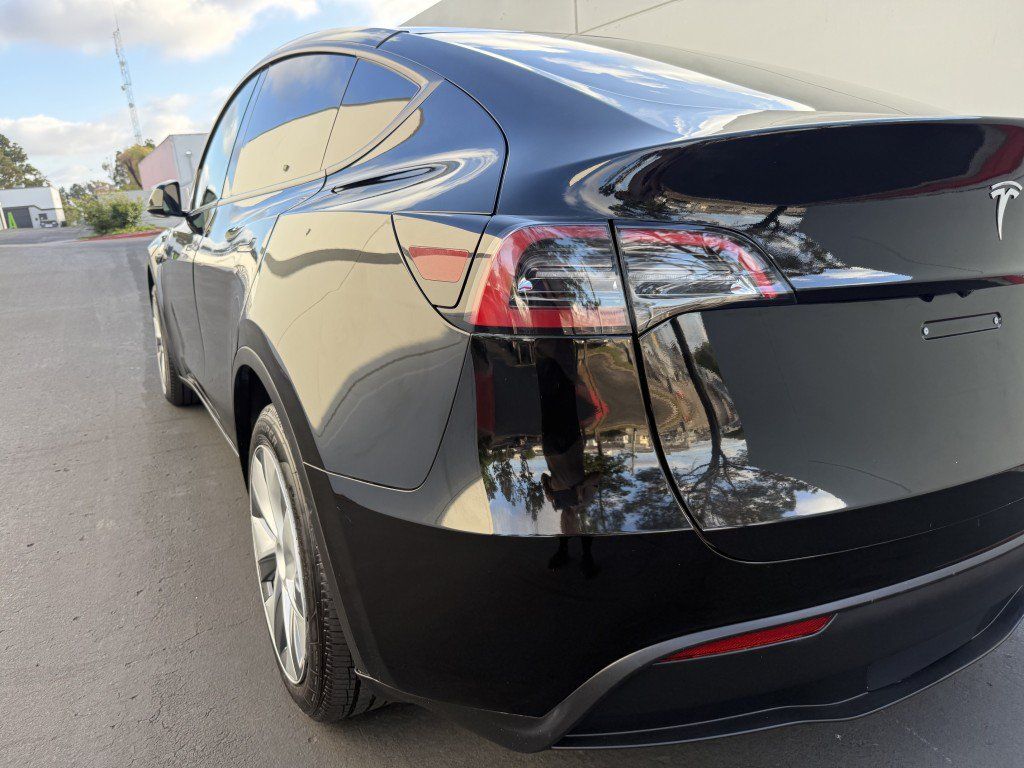 Used 2023 Tesla Model Y AWD image 10