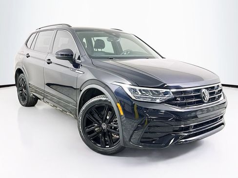 Used 2022 Volkswagen Tiguan SE R-Line FWD image 1