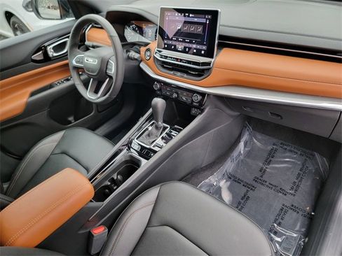 Certified 2024 Jeep Compass Limited image 25