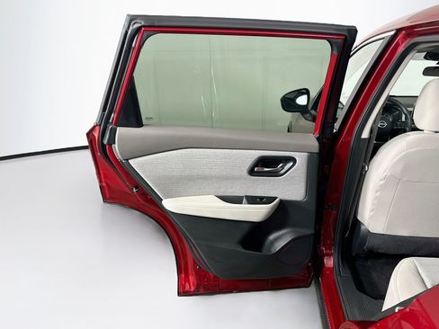 Used 2023 Nissan Rogue SV FWD image 25