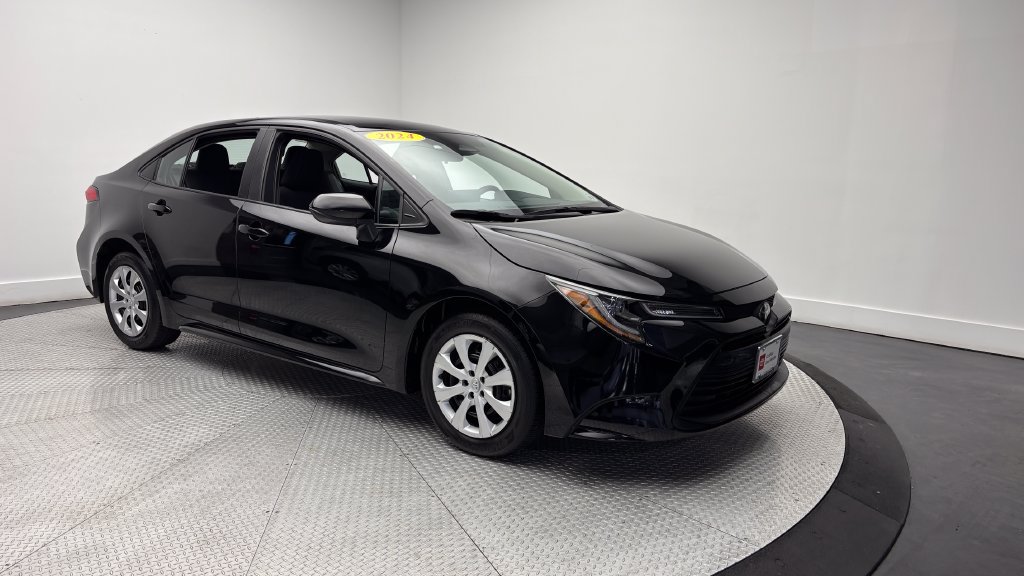 Used 2024 Toyota Corolla LE FWD image 40