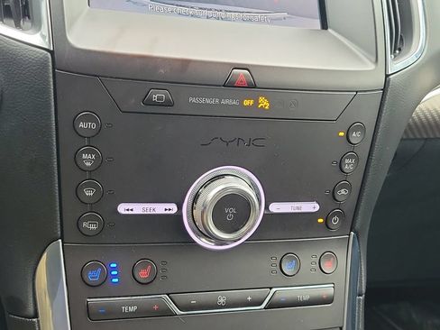 Used 2020 Ford Edge Titanium w/ Equipment Group 301A FWD image 26