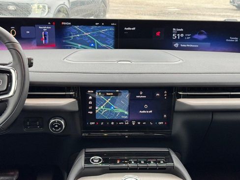 New 2025 Lincoln Navigator Reserve w/ Jet Appearance Package image 16