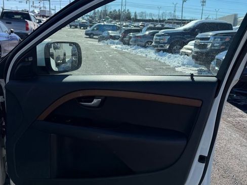 Used 2010 Volvo XC70 3.2 image 19