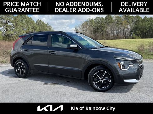 Used 2025 Kia Niro LX image 1