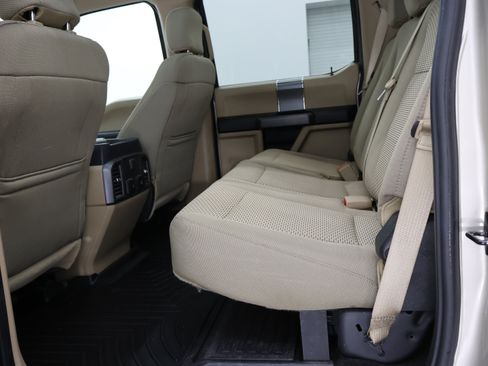 Used 2018 Ford F250 XLT w/ XLT Premium Package AWD/4WD image 9