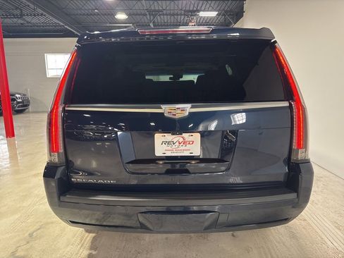 Used 2019 Cadillac Escalade Premium Luxury image 6