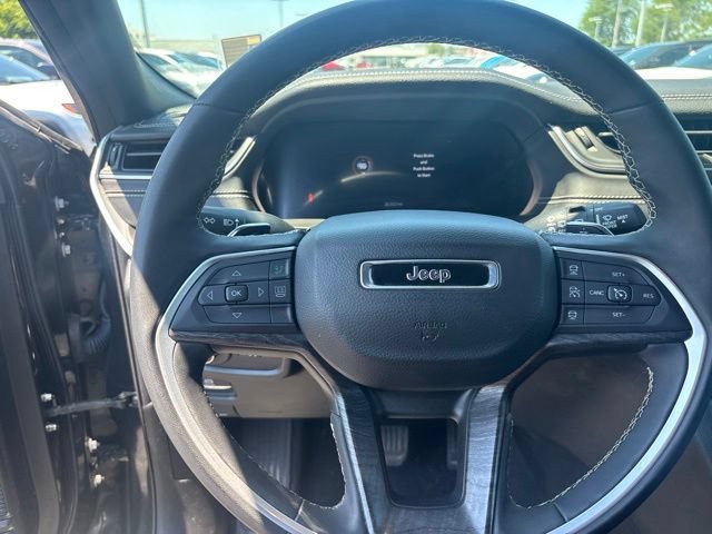 Used 2024 Jeep Grand Cherokee L Limited w/ Black Appearance Package AWD/4WD image 31