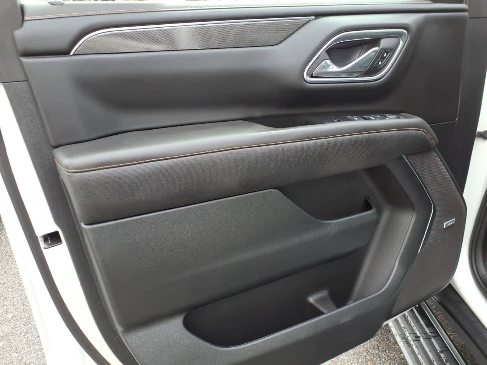 Used 2024 GMC Yukon AT4 w/ AT4 Premium Plus Package AWD/4WD image 10