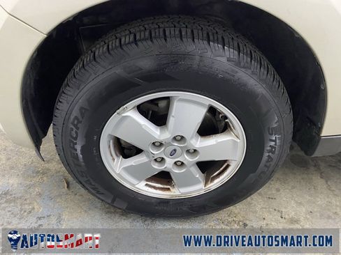 Used 2010 Ford Escape XLT image 26