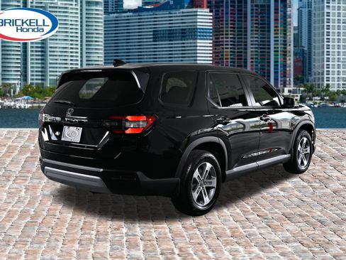 Certified 2025 Honda Pilot EX-L image 4