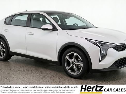 Used 2025 Kia K4 LXS FWD image 1