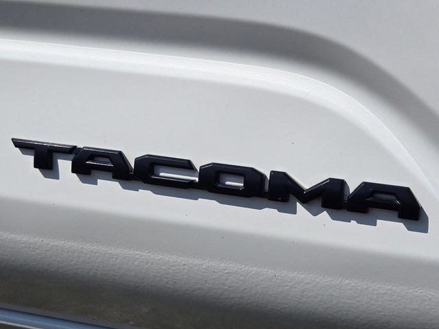 Used 2025 Toyota Tacoma TRD Off-Road AWD/4WD image 20