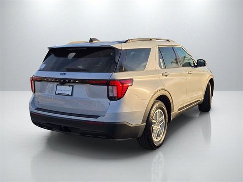New 2026 Ford Explorer Active image 4