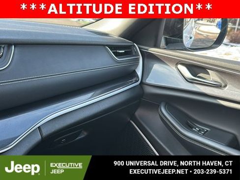 Used 2021 Jeep Grand Cherokee L Laredo image 19