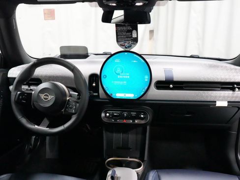 Certified 2025 MINI Cooper S FWD image 9