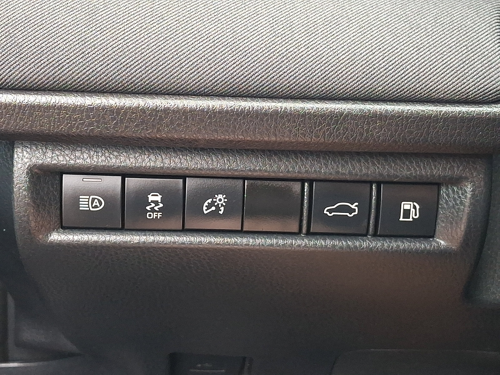 Used 2025 Toyota Camry LE FWD image 26