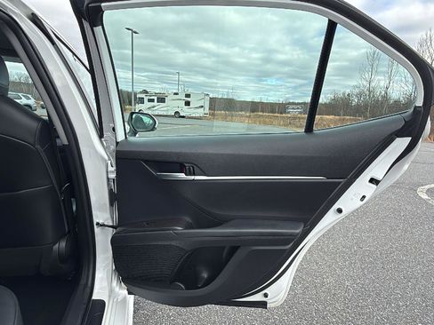 Used 2022 Toyota Camry SE image 20