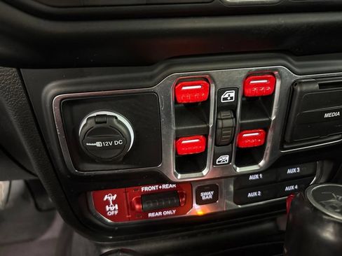 Used 2020 Jeep Wrangler Unlimited Rubicon AWD/4WD image 16