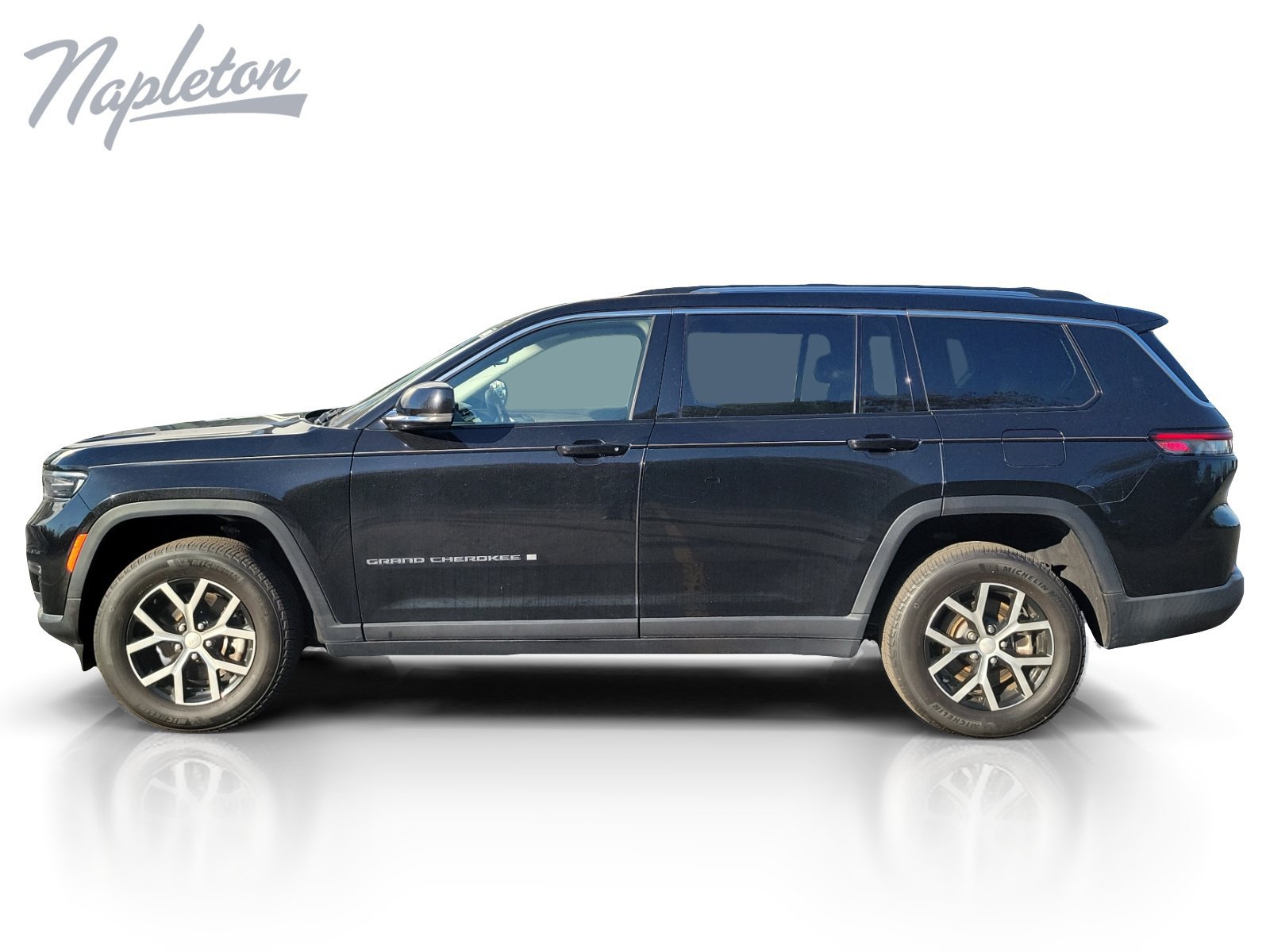 Used 2023 Jeep Grand Cherokee L Limited AWD/4WD image 2