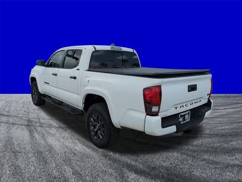 Used 2022 Toyota Tacoma SR5 w/ Technology Package RWD image 6