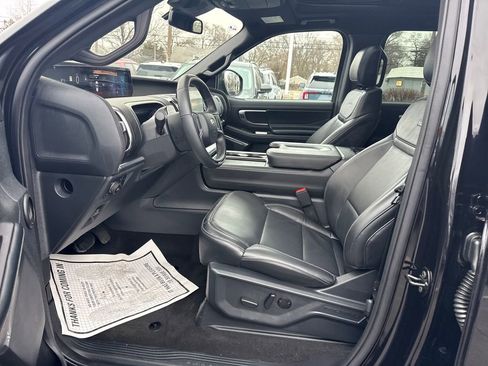 Used 2025 Ford Expedition Platinum w/ Stealth Appearance Package image 29