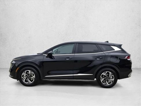Used 2025 Kia Sportage LX FWD image 9