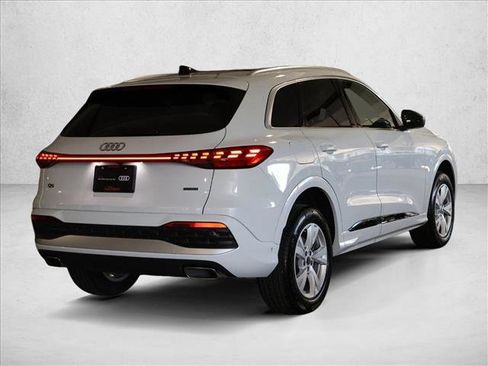 Certified 2025 Audi Q5 Premium w/ Convenience Package AWD/4WD image 5