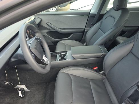 Used 2025 Tesla Model 3 Long Range RWD image 8