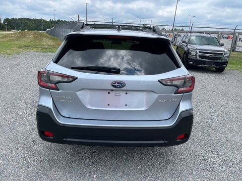 Used 2023 Subaru Outback Premium AWD/4WD image 8
