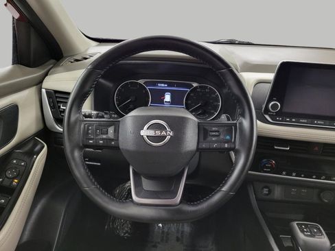 Used 2025 Nissan Rogue SV image 6