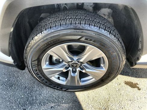 Used 2025 Toyota RAV4 XLE w/ Convenience Package image 10