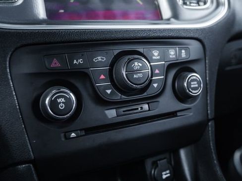 Used 2014 Dodge Charger R/T image 18