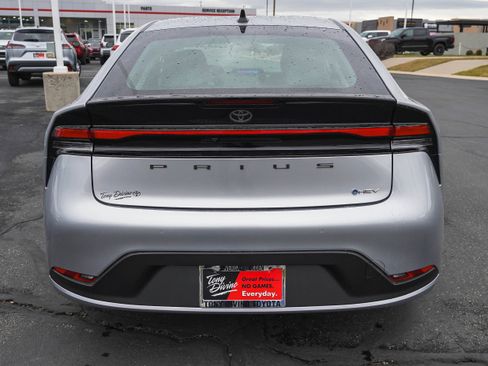 New 2026 Toyota Prius LE image 7