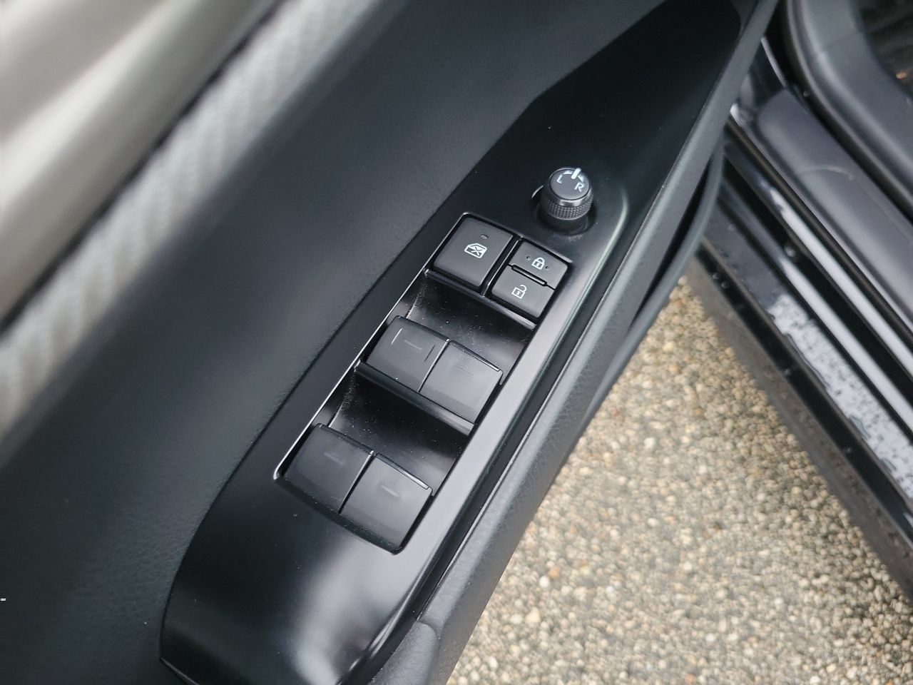 Used 2025 Toyota Camry SE w/ Multimedia Upgrade Package FWD image 15