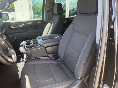 Used 2025 Chevrolet Silverado 1500 LT AWD/4WD image 17