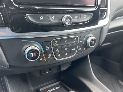 Used 2023 Chevrolet Traverse LT w/ Midnight/Sport Edition image 10