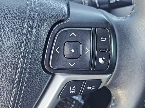Used 2017 Toyota Highlander XLE FWD image 34