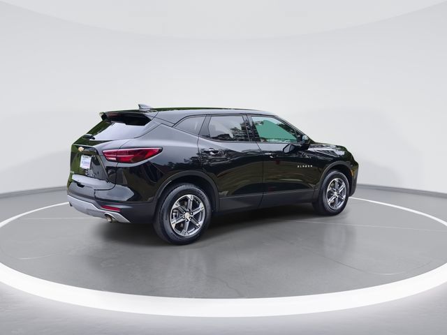 Used 2025 Chevrolet Blazer LT FWD image 8